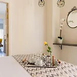 Russelia Right In The Heart Of Rhodes Apartman *